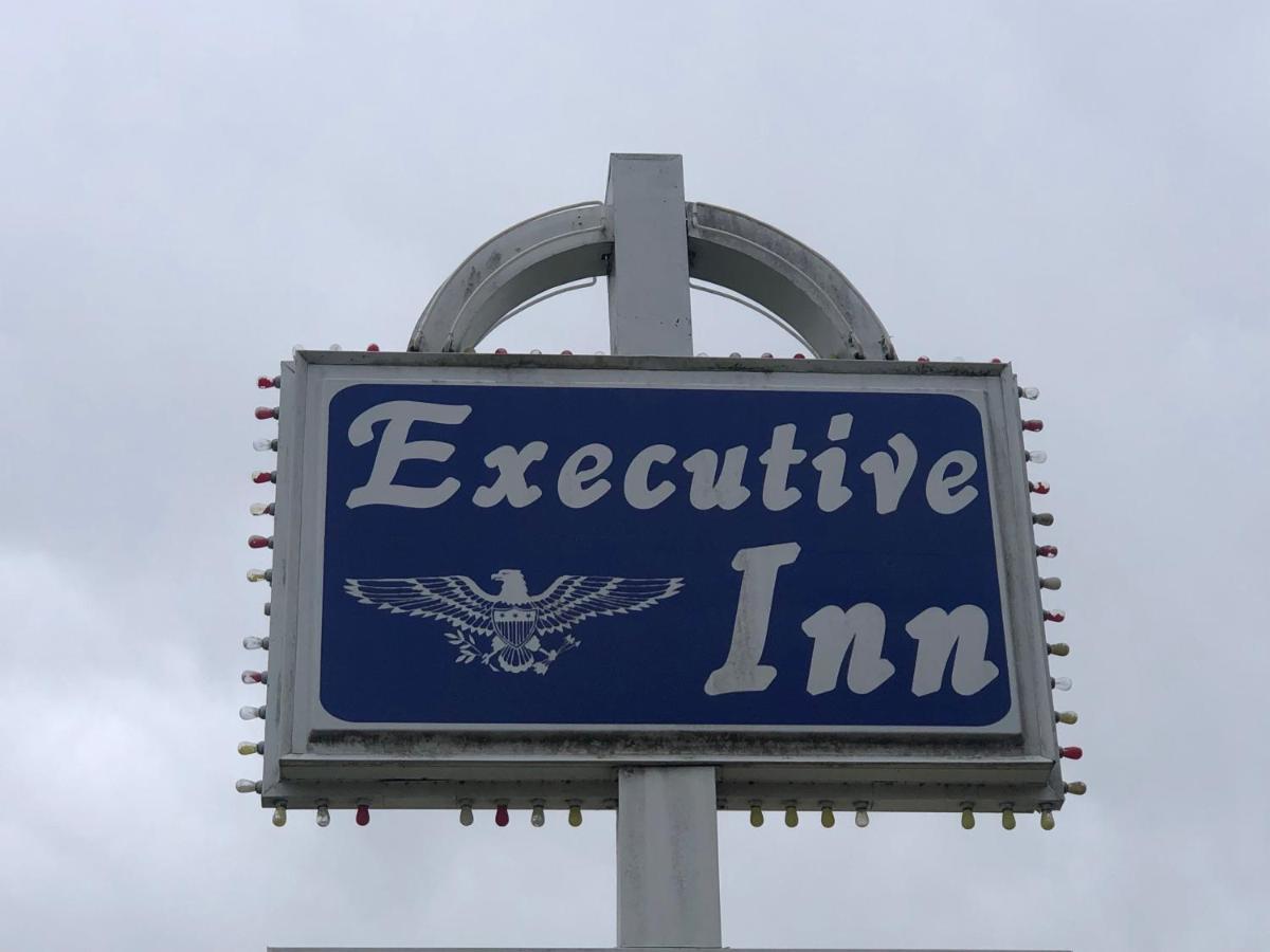 Executive Inn Neosho Esterno foto